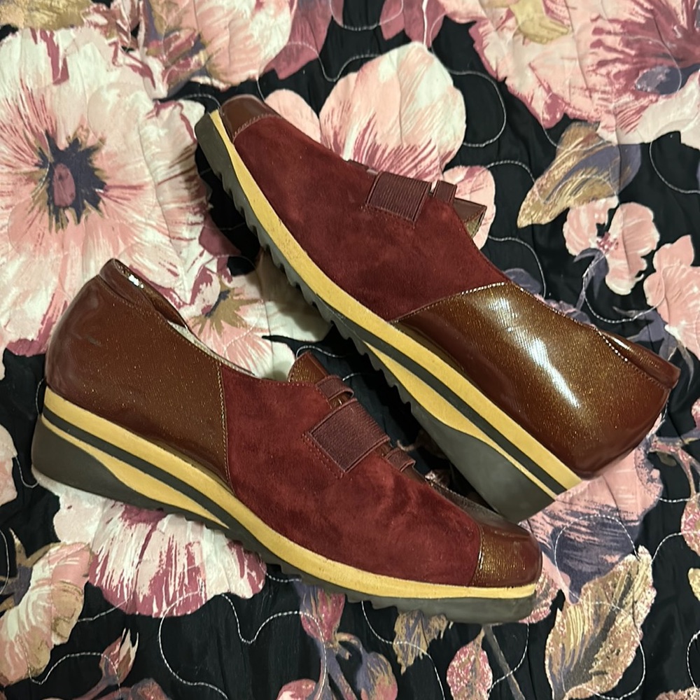 Bettye Muller Taytum sneakers, size 8.5